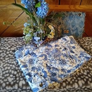 EUC Faded Glory Floral Capris